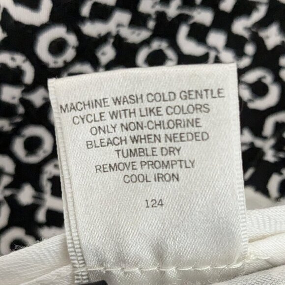 VAN HEUSEN Black/White Pattern, Classic Fit, Zippered Ankle Pants; Size 6 - Picture 6 of 6